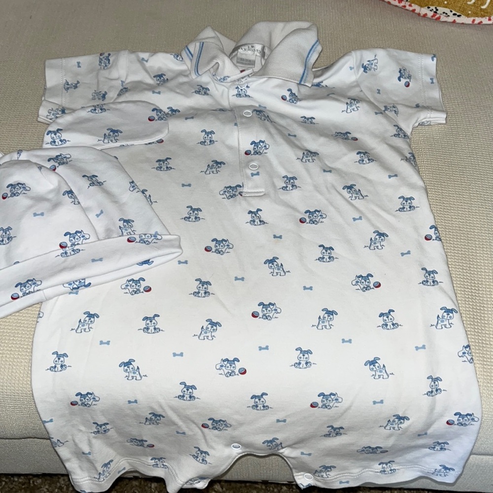 Kissy kissy puppy set (hat and outfit)